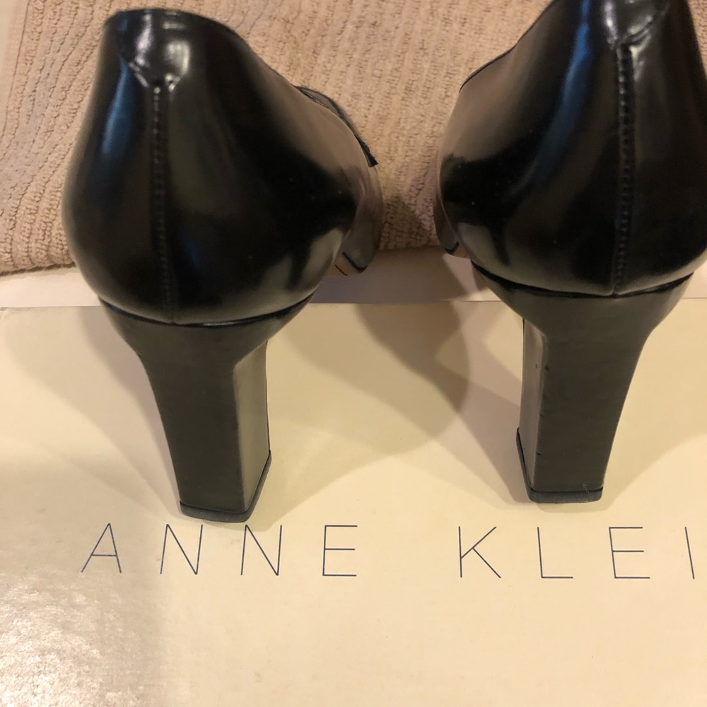 Anne Klein heels. Great for work. - Picture 6 of 8